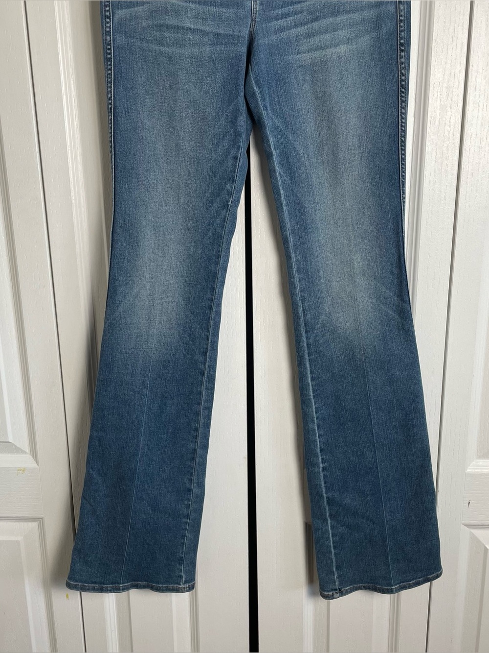 White House Black Market Everyday Soft Skinny Flare Jeans Womens 4L Blue Stretch - Picture 3 of 13